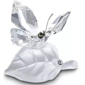 Swarovski Crystal Figurine Butterfly on Leaf